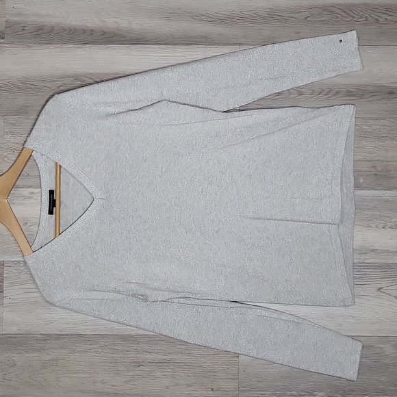Tommy Hilfiger Sweaters - Tommy Hilfiger Womens Medium Light Grey Shimmer V Neck Long Sleeve Sweater Shine